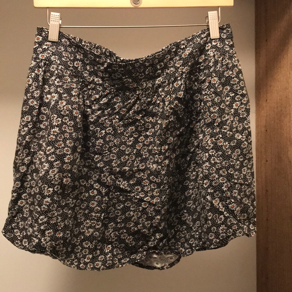Urban outfitters daisy mini skirt